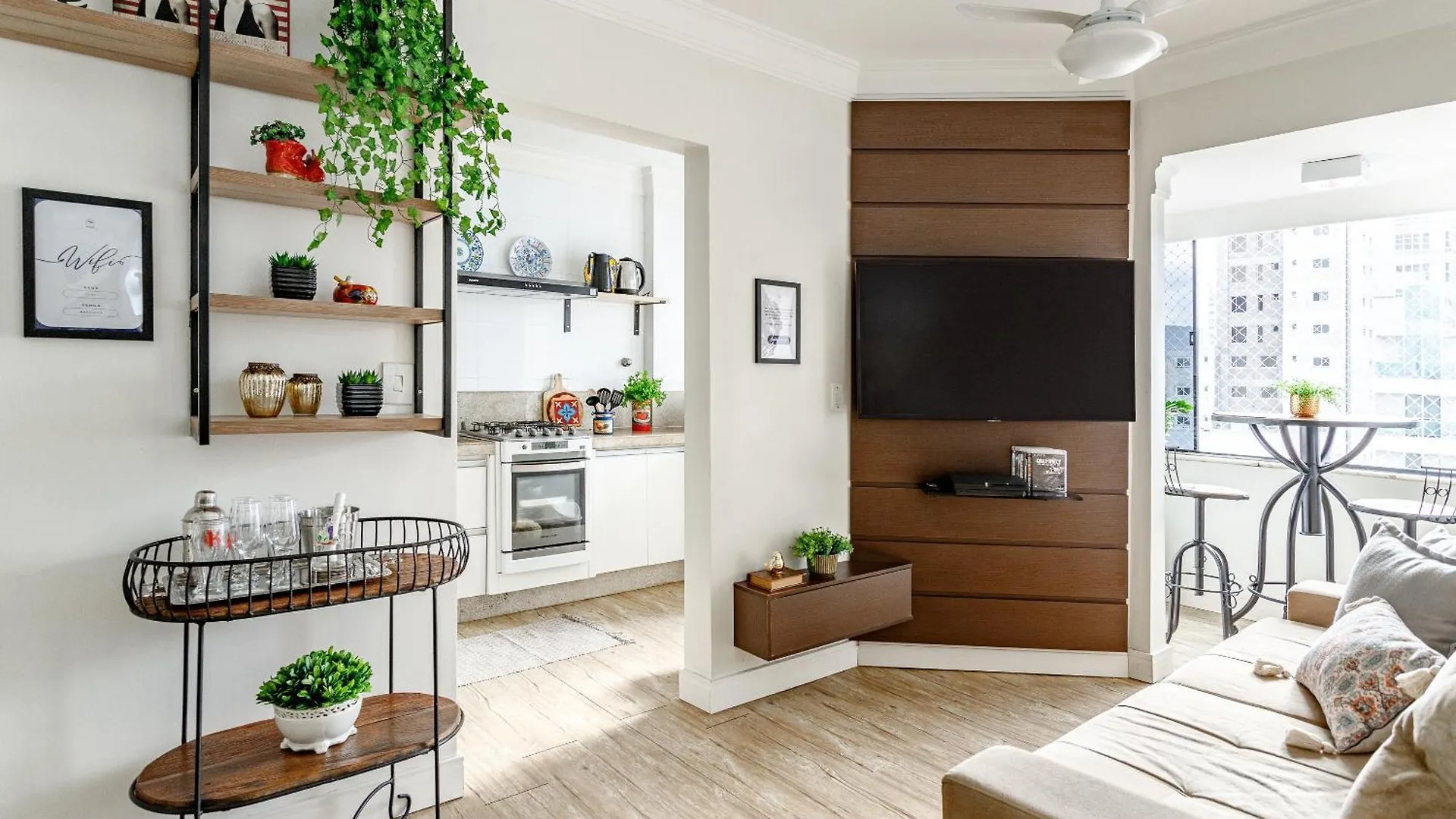 Ape Bc Otima Localizacao 4Min A Pe Da Praia Garagem Home Office Para 4 Com Ar-Condicionado Portaria 24H Balneário Camboriú 0*,  Brasilien